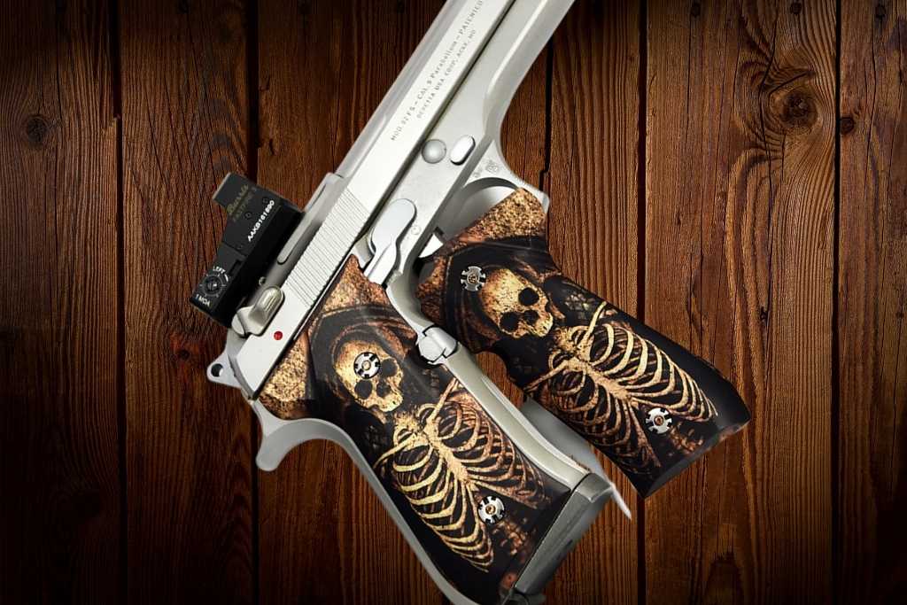 Pyrography Gun: Art on 4 Firearms Stocks - hobbydisiac