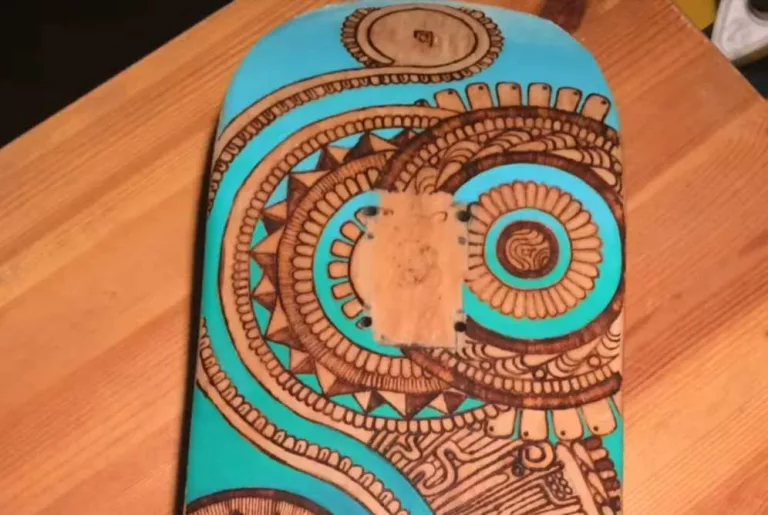 Skateboard pyrography
